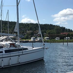 Henåns Ställplats.jpg