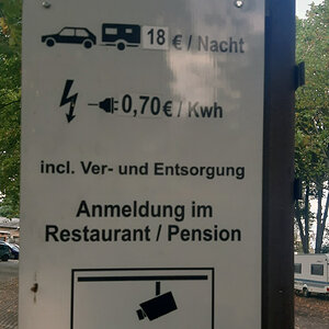 Wohnmobilstellplatz der Pension El Retiro 2.jpg