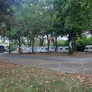 Wohnmobilstellplatz der Pension El Retiro 1.jpg