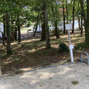 Aire Camping-Car de Lac de l'Uby 2.jpeg